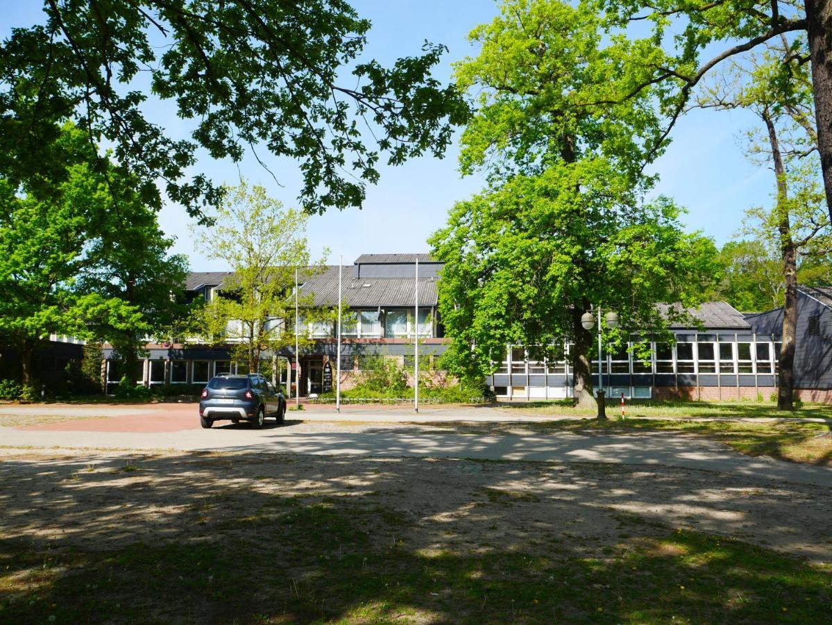 Hotel Stadthalle อูลเซิน ภายนอก รูปภาพ
