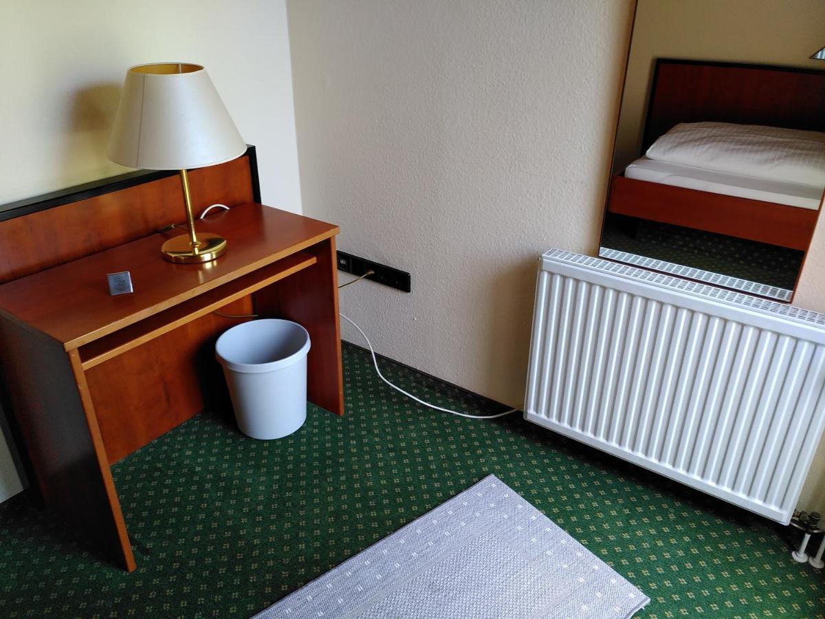 Hotel Stadthalle อูลเซิน ภายนอก รูปภาพ