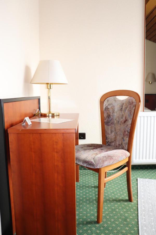 Hotel Stadthalle อูลเซิน ภายนอก รูปภาพ